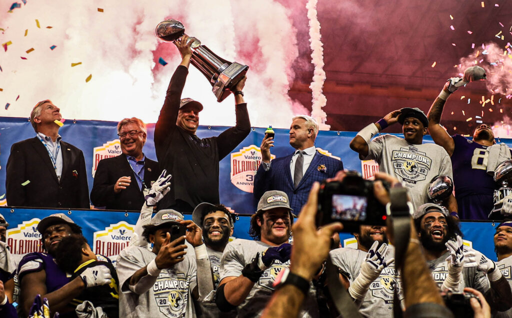 Home Valero Alamo Bowl